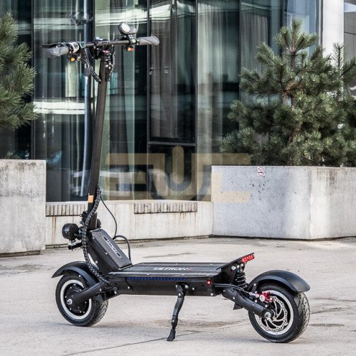 ULTRON X3 DUAL MOTOR 2X3000W max >6000W max 60V 32Ah ULTRON X3 DUAL MOTOR 2X3000W max >6000W max 60V 32Ah