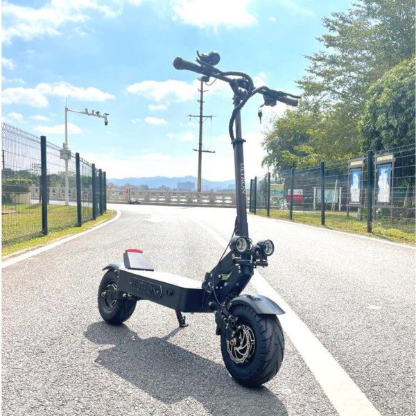 ULTRON X5 13 in DUAL MOTOR 2X3000W max >6000W max 60V 48Ah (21700 cells)